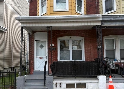 604 Hunter Street - Photo 1