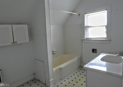 201 Delaware Ave - Photo 1