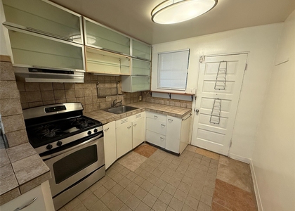 2921 E 12th St - Photo 1