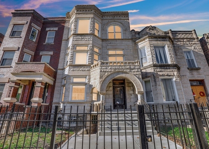 6426 S Ingleside Avenue - Photo 1