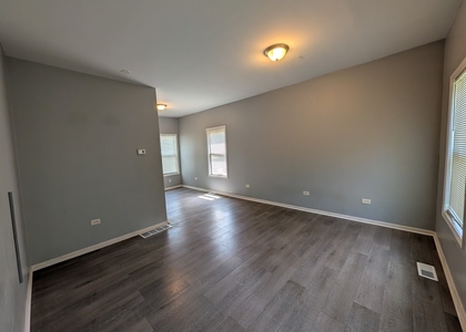 9035 S Exchange Avenue - Photo 1