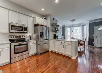 375 Highland Avenue Ne - Photo 1