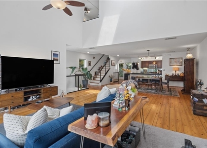920 Memorial Drive Se - Photo 1