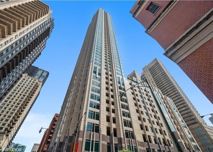 33 W Ontario Street - Photo 1