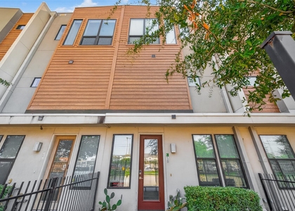 2401 Crawford Street - Photo 1