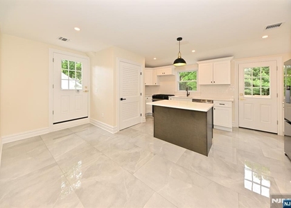 190 Madison - Photo 1