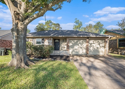 702 Reynolds Avenue - Photo 1