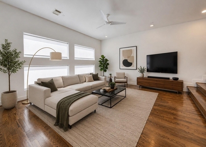 1515 Crockett Street - Photo 1