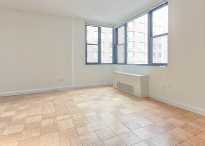 East 40th Street - Photo 1