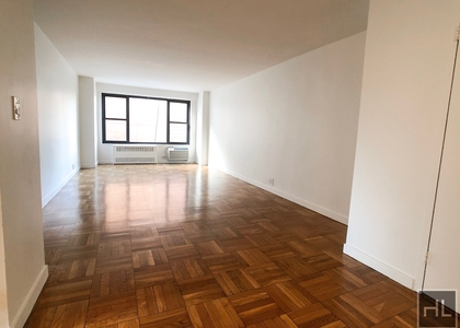 Fourth Avenue - Photo 1