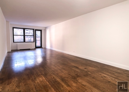 E 82 St - Photo 1
