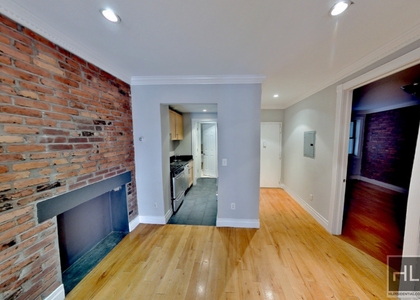 Avenue B - Photo 1