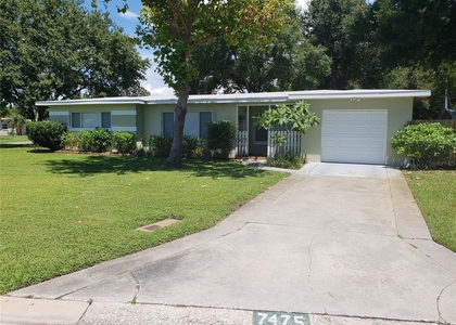 7475 19th Avenue N - Photo 1