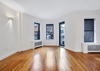 West 54th Street - Photo 1