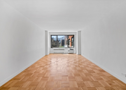 4th Ave - Photo 1