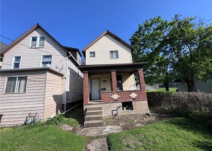 1067 Cleveland Ave - Photo 1
