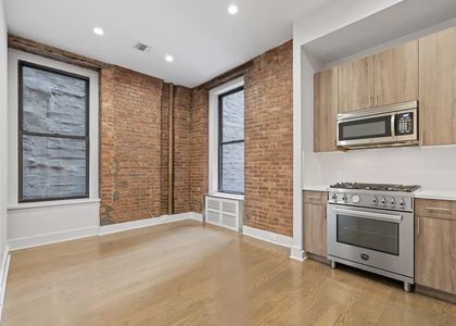 120 Madison Avenue - Photo 1