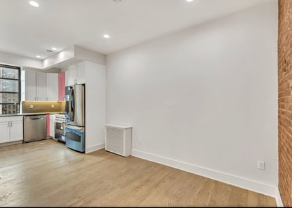 121 Madison Avenue - Photo 1