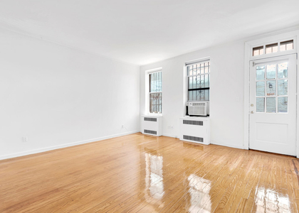park ave & East 31st Street - Photo 1