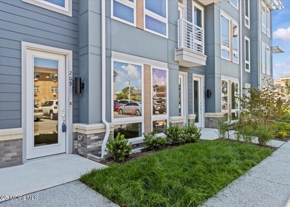 1403 Kingsley Street - Photo 1