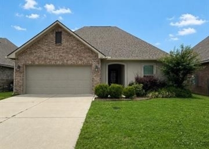 606 Acacia Drive - Photo 1