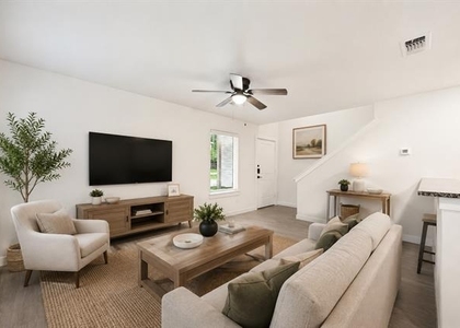 2516 S Fannin Avenue - Photo 1
