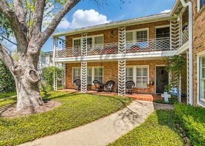 4558 Roland Avenue - Photo 1