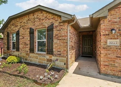 3017 N Hickory Street - Photo 1