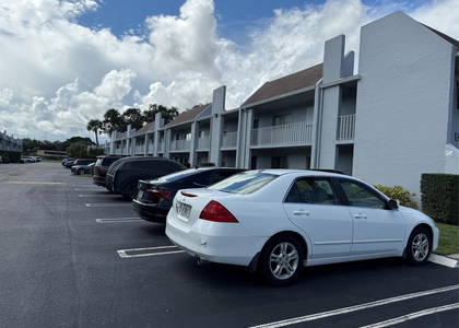 2900 Sw 22nd Avenue - Photo 1