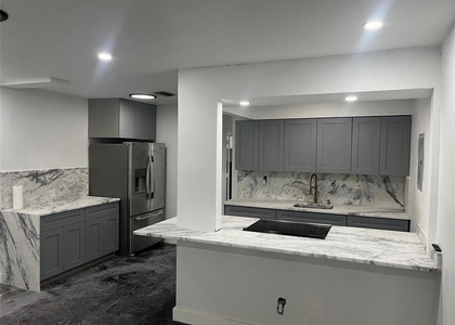 739 Ne 13th Court - Photo 1