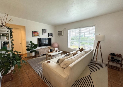 661 Sw 11th Street - Photo 1