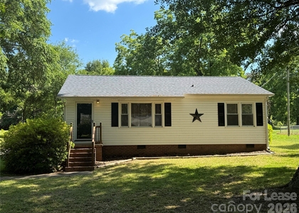 108 Morris Avenue - Photo 1