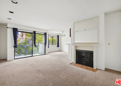 1519 N Martel Avenue - Photo 1