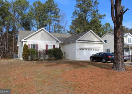 211 Dogwood Avenue - Photo 1
