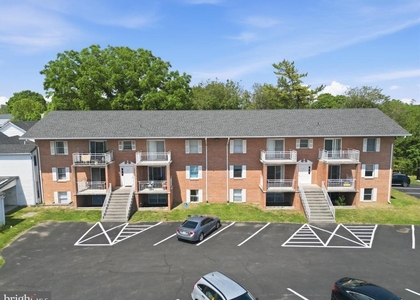 820 Locust Street - Photo 1