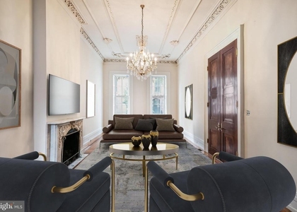 1534 Pine Street - Photo 1