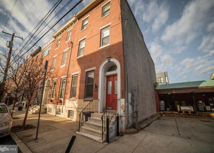 1917 Poplar Street - Photo 1