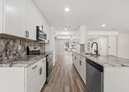 1313 Redbud Trl - Photo 1