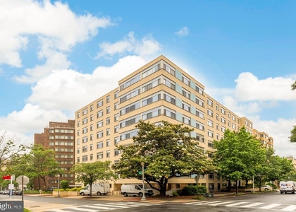 2401 H Street Nw - Photo 1