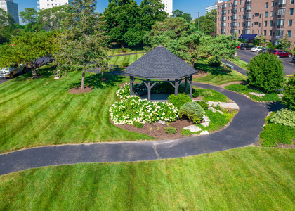 637 E Woodland Park Avenue - Photo 1