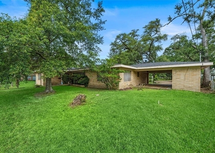202 Avenue J - Photo 1
