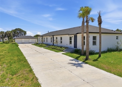 195 Rotonda Boulevard W - Photo 1