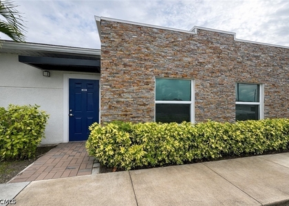 3325 Sw 8th Place - Photo 1
