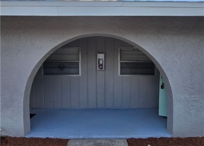 702 Se 47th Street - Photo 1