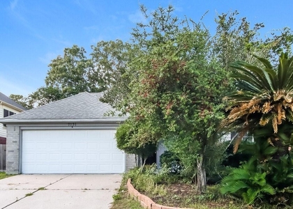 7131 Maple Walk Drive - Photo 1