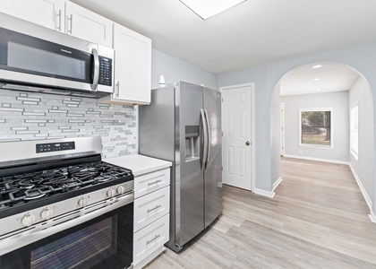 9946 Algiers Road - Photo 1