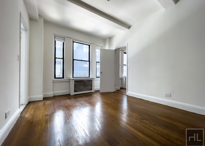 East 46 Street - Photo 1