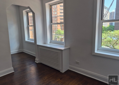 Second Avenue - Photo 1