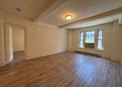 West 86th Street - Photo 1