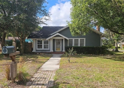 1001 E Gilchrist Street - Photo 1